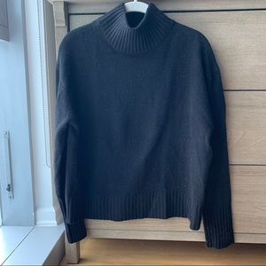 NWT 360 Cashmere sweater size small